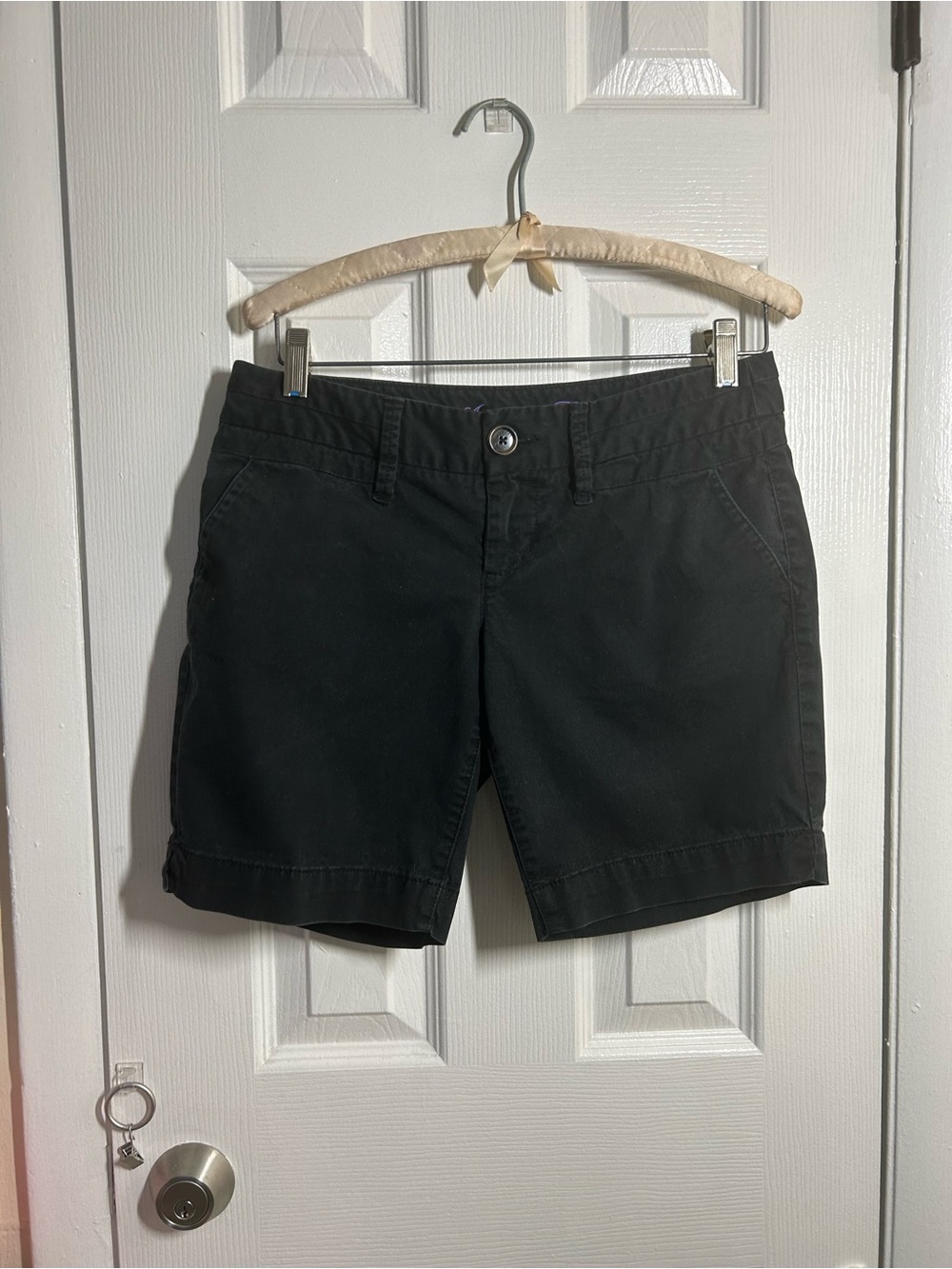 American Eagle Short -Size 4 -Used but loved.
